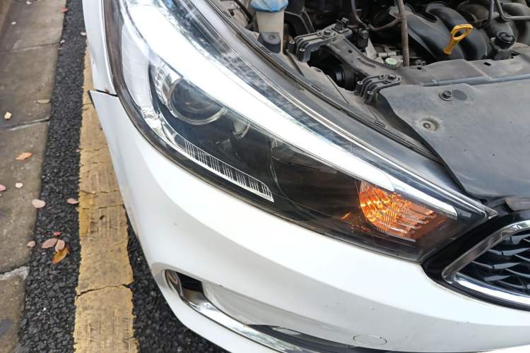 Used Kia K3 2016 1.6L Automatic GL Right Front Headlight