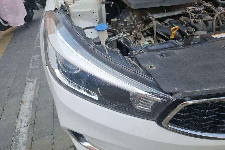 Used Kia K3 2016 1.6L Automatic GLS Right Front Headlight