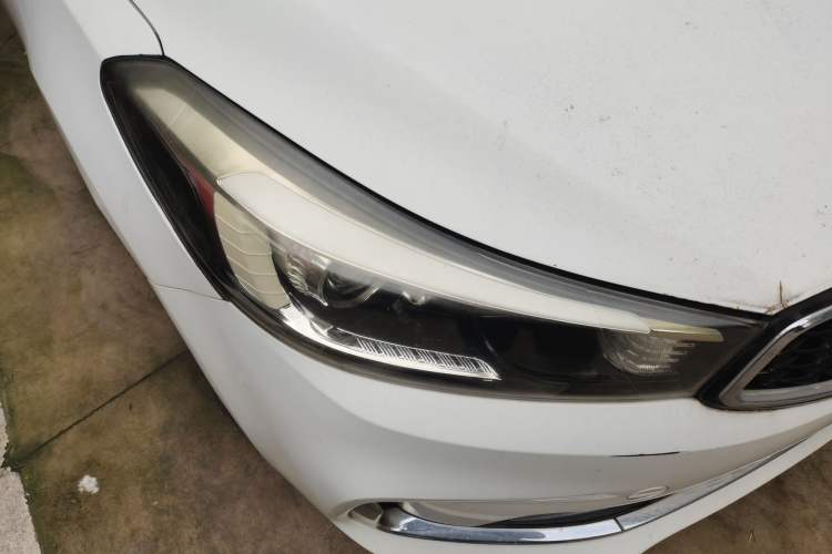 Used Kia K3 2016 1.6L Automatic GL Right Front Headlight