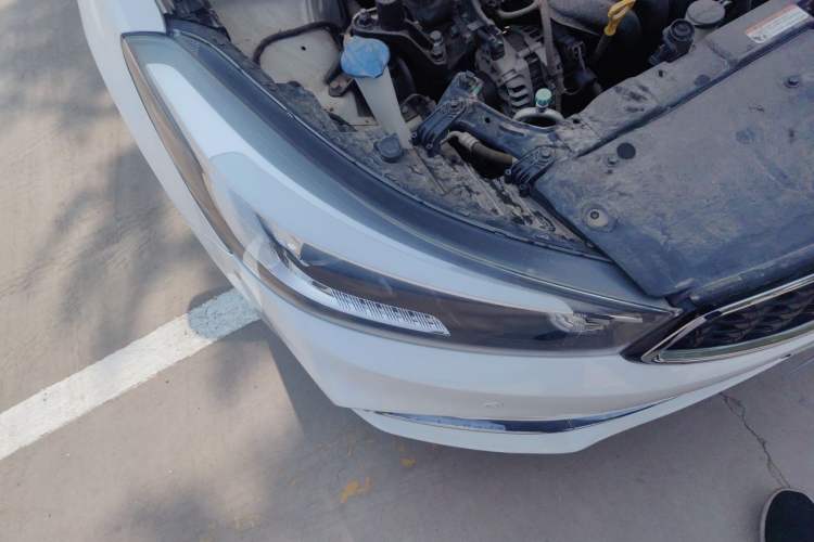 Used Kia K3 2016 1.6L Manual GL Right Front Headlight