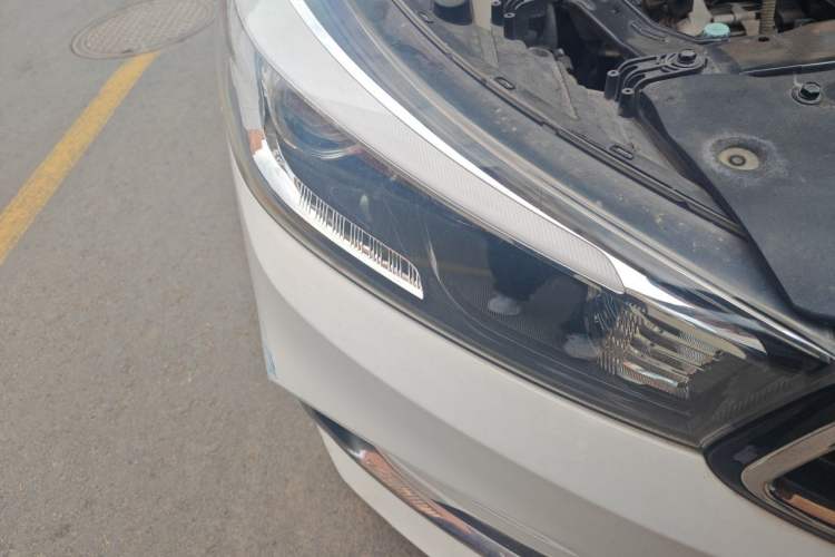 Used Kia K3 2016 1.6L Manual GL Right Front Headlight