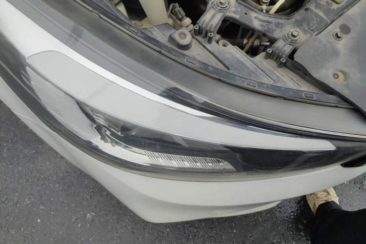 Used Kia K3 2016 1.6L Automatic GL Right Front Headlight