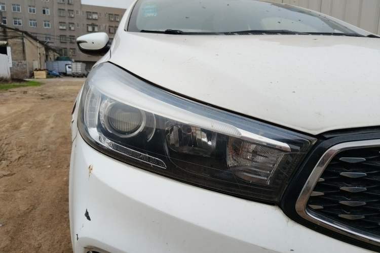 Used Kia K3 2016 1.6L Automatic GLS Right Front Headlight