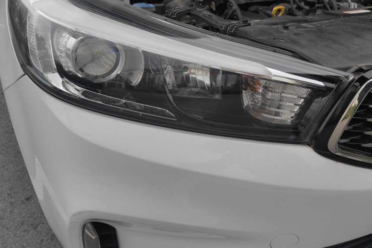 Used Kia K3 2016 1.6L Automatic GLS Right Front Headlight