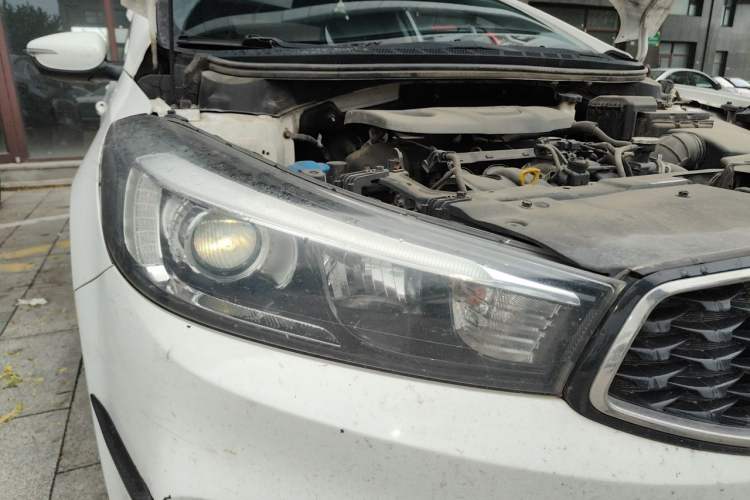 Used Kia K3 2016 1.6L Manual GLS Right Front Headlight