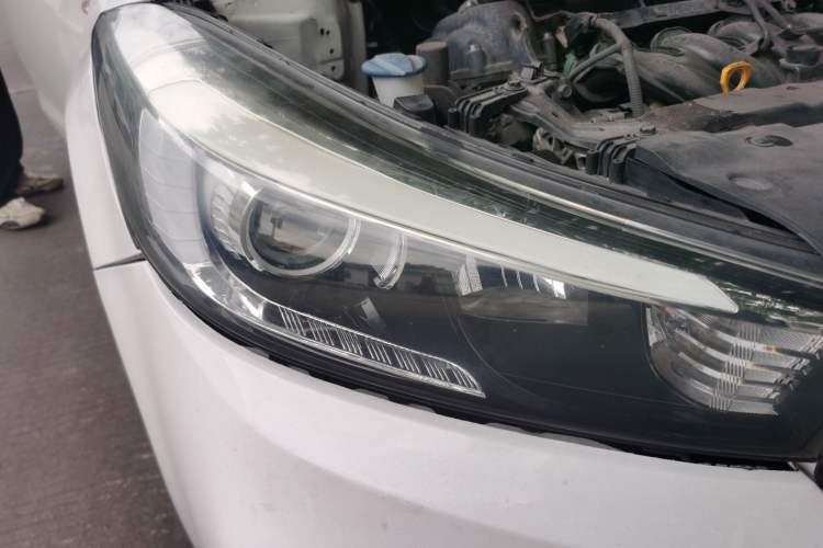 Used Kia K3 2016 1.6L Automatic GL Right Front Headlight