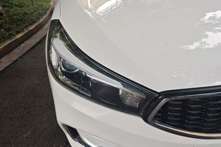 Used Kia K3 2016 1.6L Automatic DLX Right Front Headlight
