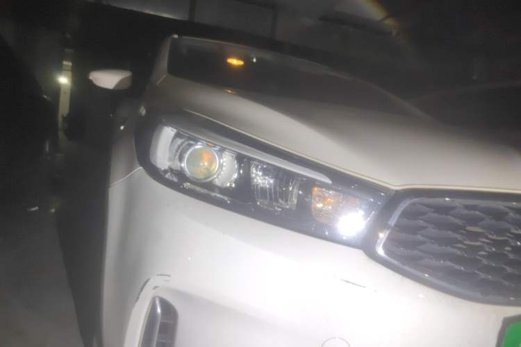 Used Kia K3 2016 1.6L Manual GL Right Front Headlight