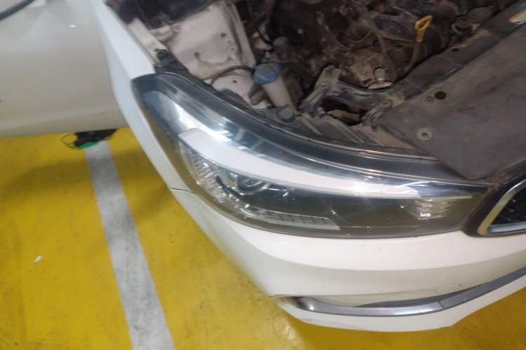 Used Kia K3 2016 1.6L Manual GLS Right Front Headlight