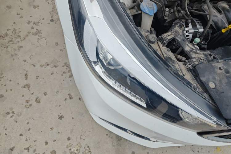 Used Kia K3 2016 1.6L Automatic GL Right Front Headlight
