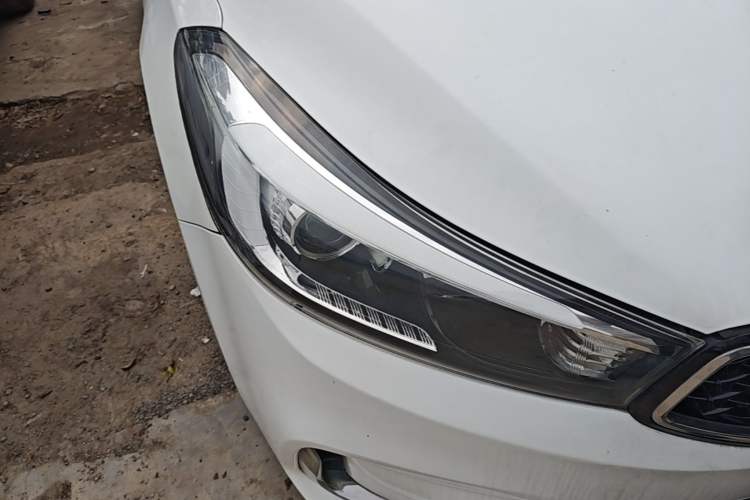 Used Kia K3 2016 1.6L Automatic with Sunroof Right Front Headlight