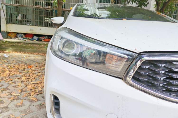 Used Kia K3 2016 1.6L Manual GLS Right Front Headlight