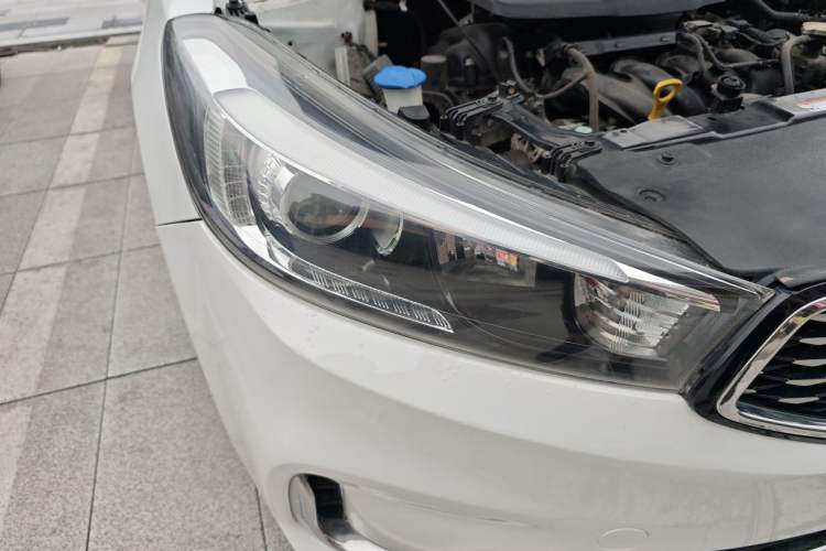 Used Kia K3 2016 1.6L Automatic GLS Right Front Headlight