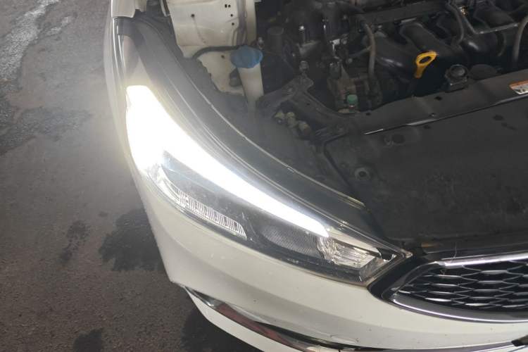 Used Kia K3 2016 1.6L Automatic GLS Right Front Headlight