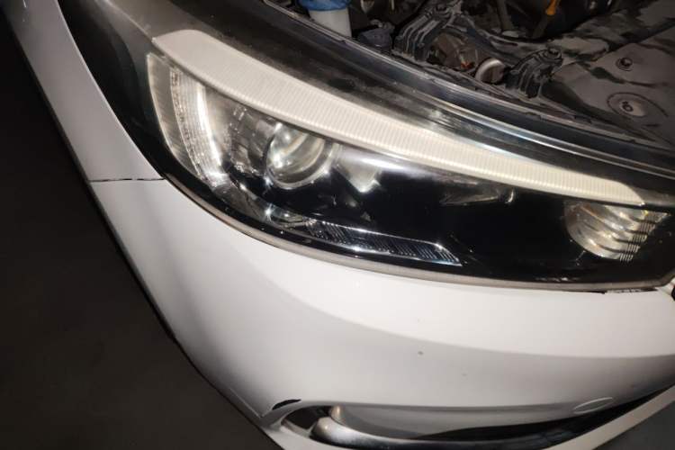 Used Kia K3 2016 1.6L Automatic DLX Right Front Headlight