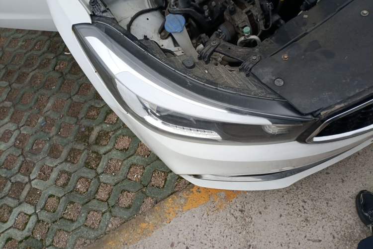 Used Kia K3 2016 1.6L Automatic GL Right Front Headlight