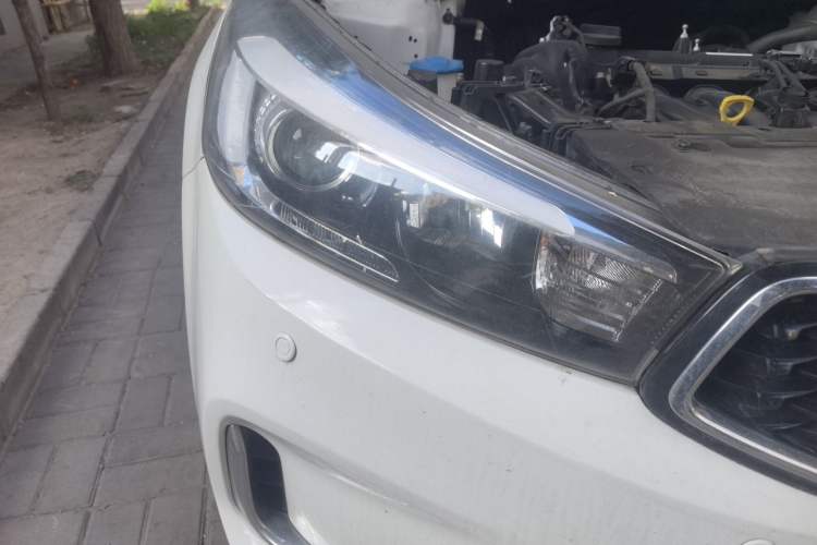 Used Kia K3 2016 1.6L Automatic GLS Right Front Headlight