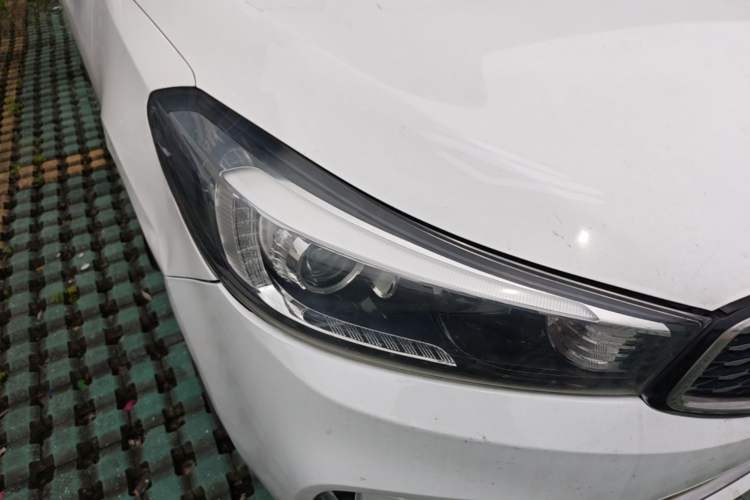 Used Kia K3 2016 1.6L Automatic GLS Right Front Headlight