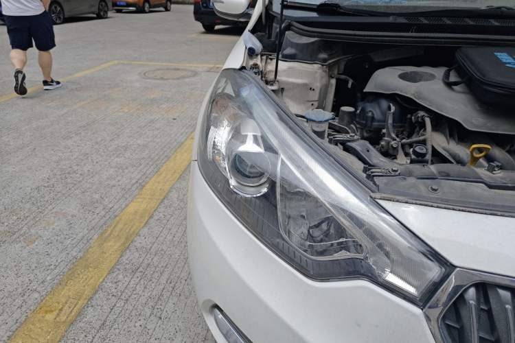 Used Kia K3 2016 1.6L Automatic GLS Right Front Headlight