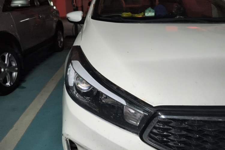 Used Kia K3 2016 1.6L Manual GL Right Front Headlight