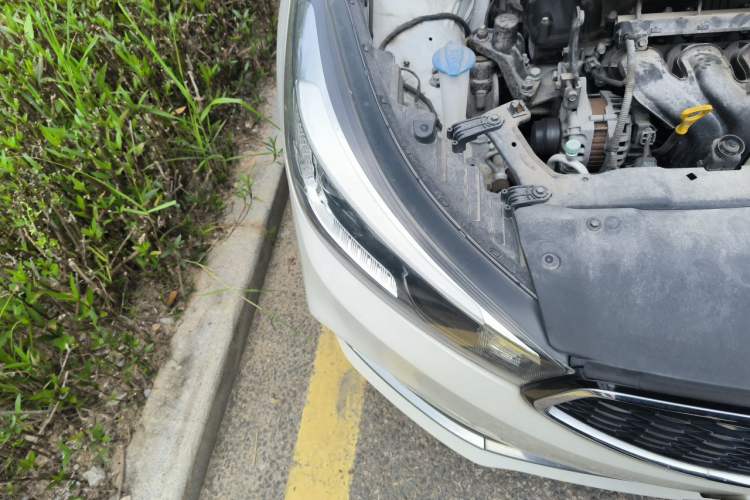 Used Kia K3 2016 1.6L Automatic GLS Right Front Headlight