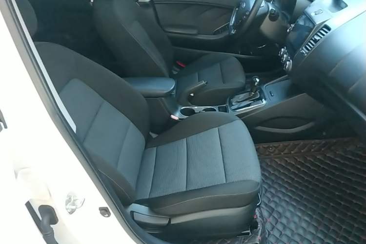 Used Kia K3 2016 1.6L Automatic GLS Right Front Seat