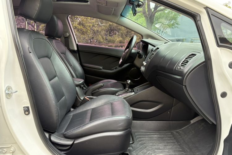 Used Kia K3 2016 1.6L Automatic GLS Right Front Seat