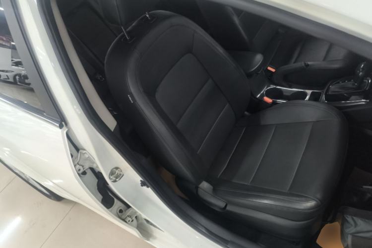 Used Kia K3 2016 1.6L Automatic GLS Right Front Seat