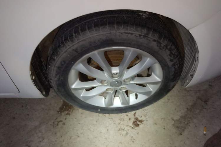 Used Kia K3 2016 1.6L Manual GLS Right Front Wheel Hub