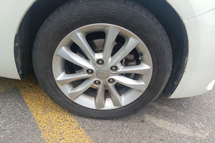 Used Kia K3 2016 1.6L Automatic GL Right Front Wheel Hub