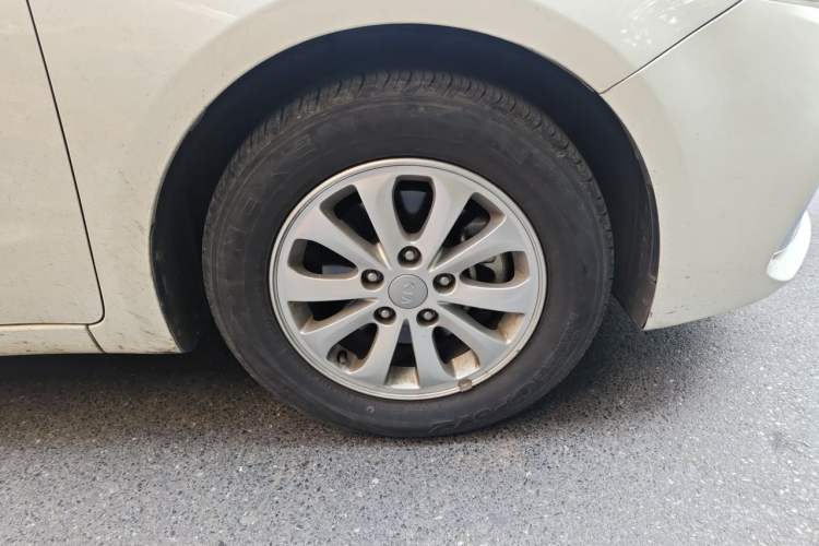 Used Kia K3 2016 1.6L Manual GL Right Front Wheel Hub
