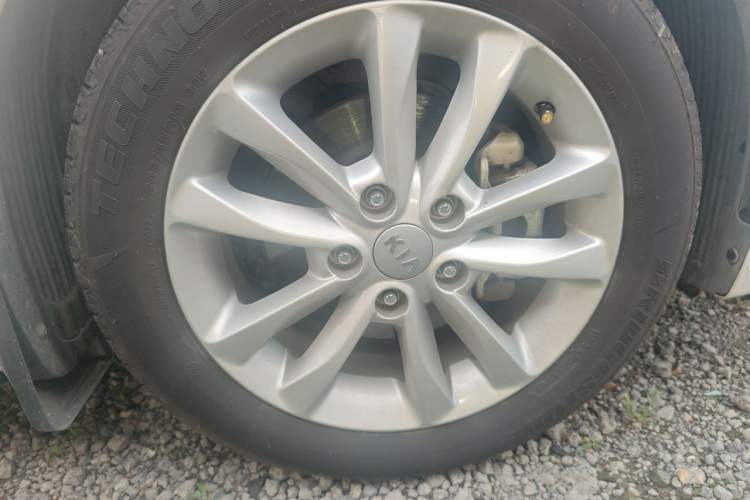 Used Kia K3 2016 1.6L Automatic GL Right Front Wheel Hub
