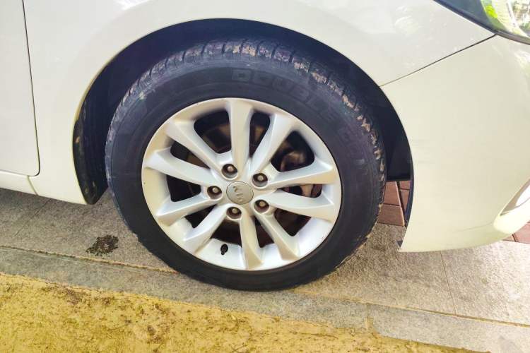 Used Kia K3 2016 1.6L Automatic GLS Right Front Wheel Hub