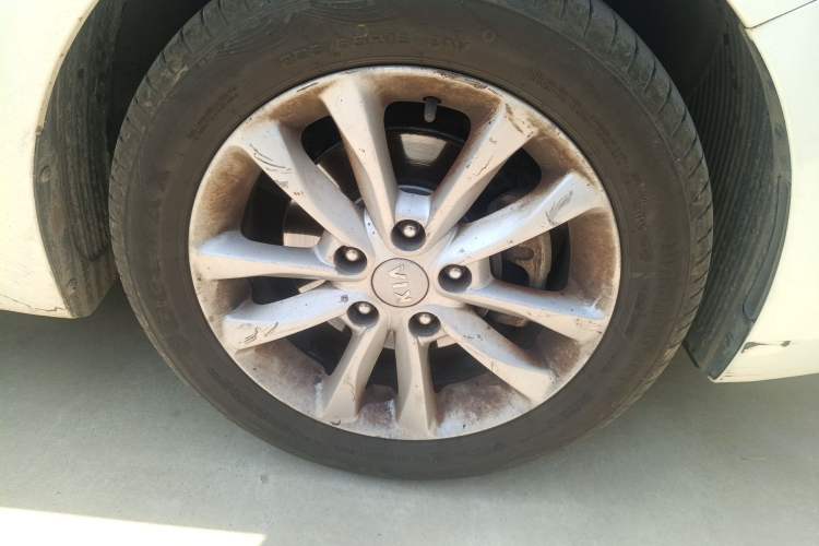 Used Kia K3 2016 1.6L Automatic GLS Right Front Wheel Hub