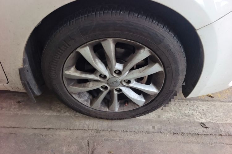 Used Kia K3 2016 1.6L Automatic GLS Right Front Wheel Hub