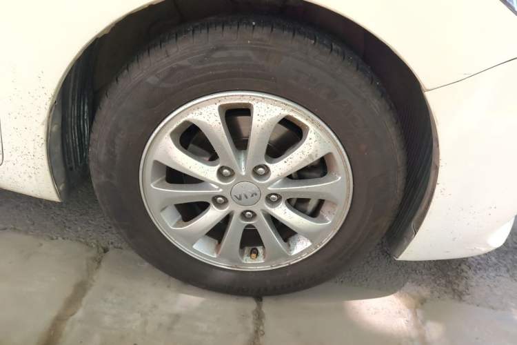 Used Kia K3 2016 1.6L Manual GL Right Front Wheel Hub