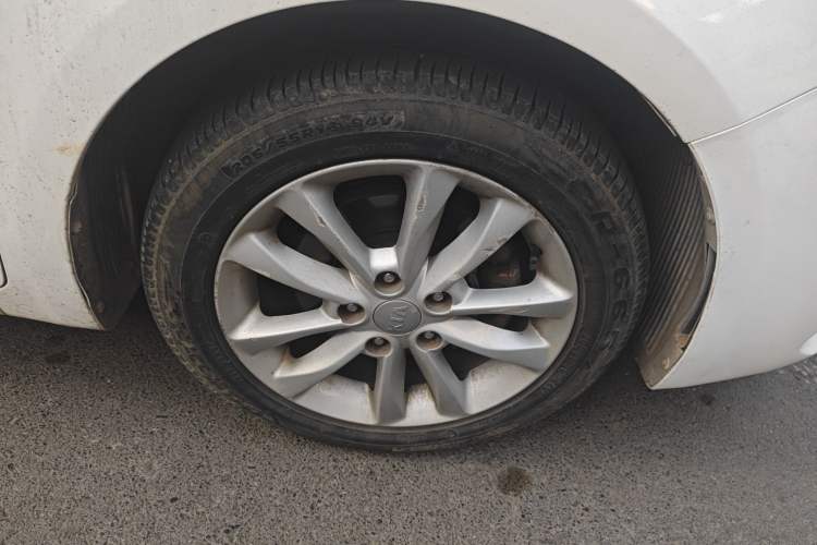 Used Kia K3 2016 1.6L Automatic GL Right Front Wheel Hub