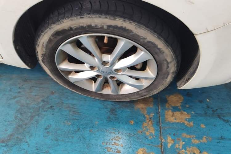Used Kia K3 2016 1.6L Automatic GL Right Front Wheel Hub