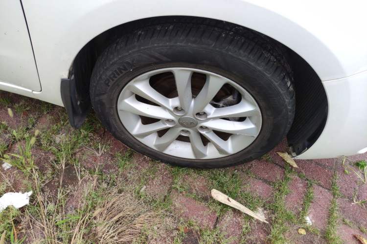 Used Kia K3 2016 1.6L Automatic GL Right Front Wheel Hub