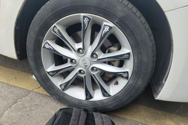 Used Kia K3 2016 1.6L Automatic GL Right Front Wheel Hub