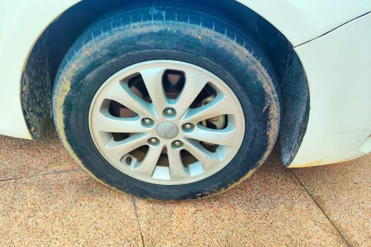 Used Kia K3 2016 1.6L Manual GL Right Front Wheel Hub