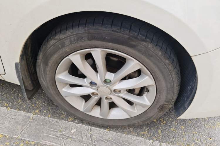Used Kia K3 2016 1.6L Automatic GLS Right Front Wheel Hub