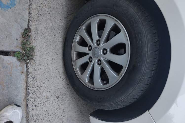Used Kia K3 2016 1.6L Manual GL Right Front Wheel Hub