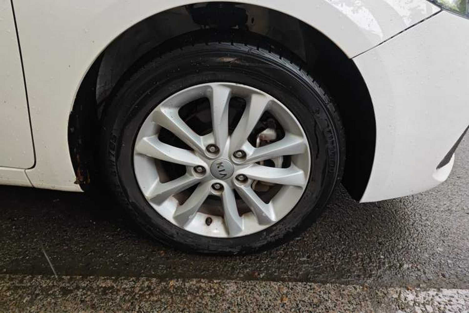 Used Kia K3 2016 1.6L Automatic GLS Right Front Wheel Hub