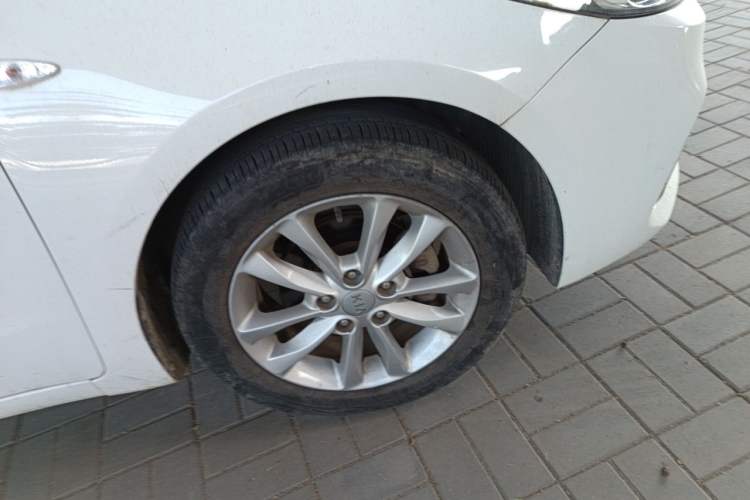 Used Kia K3 2016 1.6L Automatic GL Right Front Wheel Hub