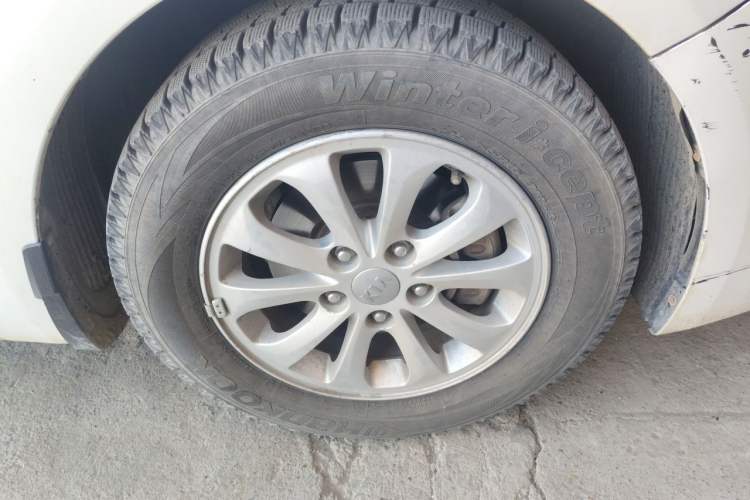 Used Kia K3 2016 1.6L Manual GL Right Front Wheel Hub