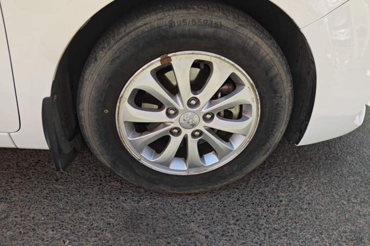 Used Kia K3 2016 1.6L Manual GL Right Front Wheel Hub