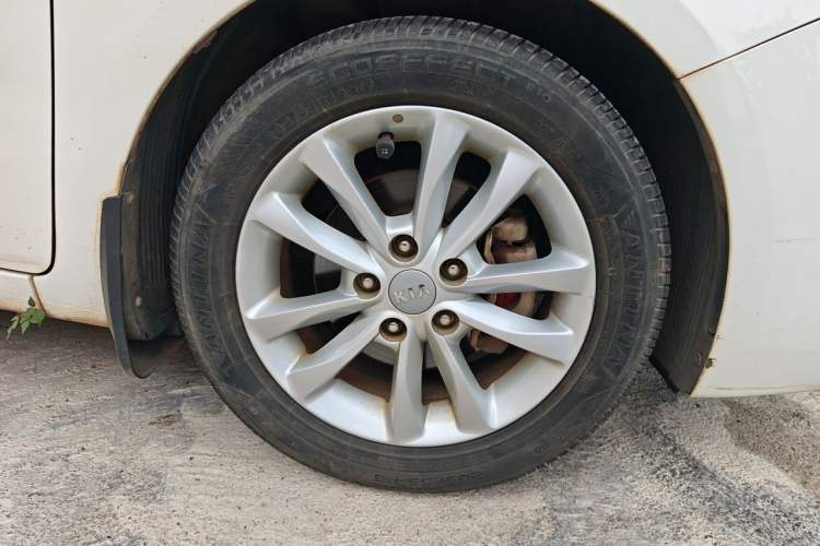 Used Kia K3 2016 1.6L Automatic GLS Right Front Wheel Hub