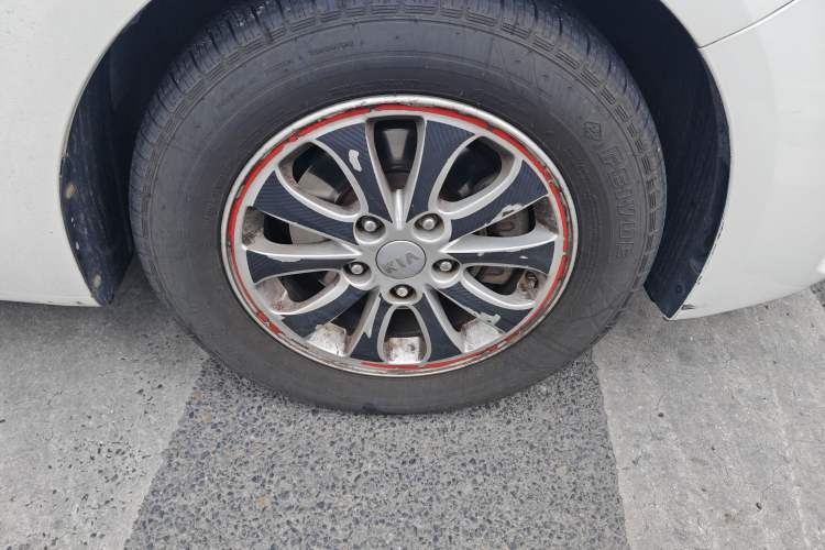 Used Kia K3 2016 1.6L Automatic with Sunroof Right Front Wheel Hub