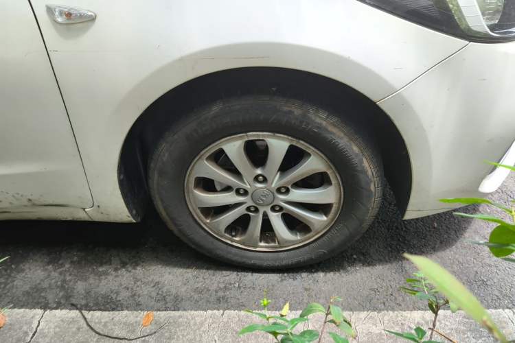 Used Kia K3 2016 1.6L Manual GL Right Front Wheel Hub